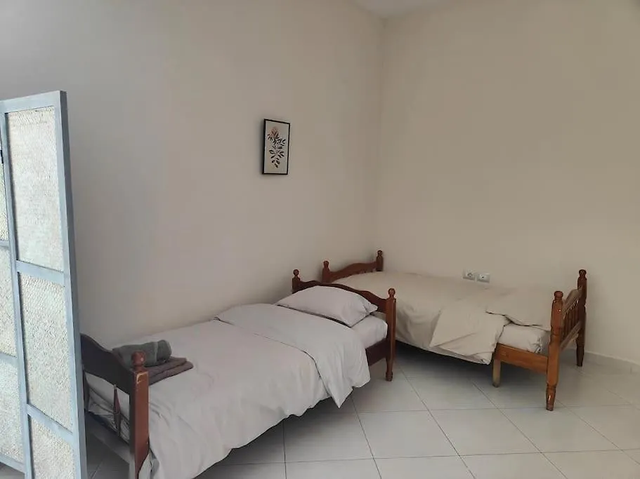 Bright Guest Suit 15 Min By Bus To Center Tirana