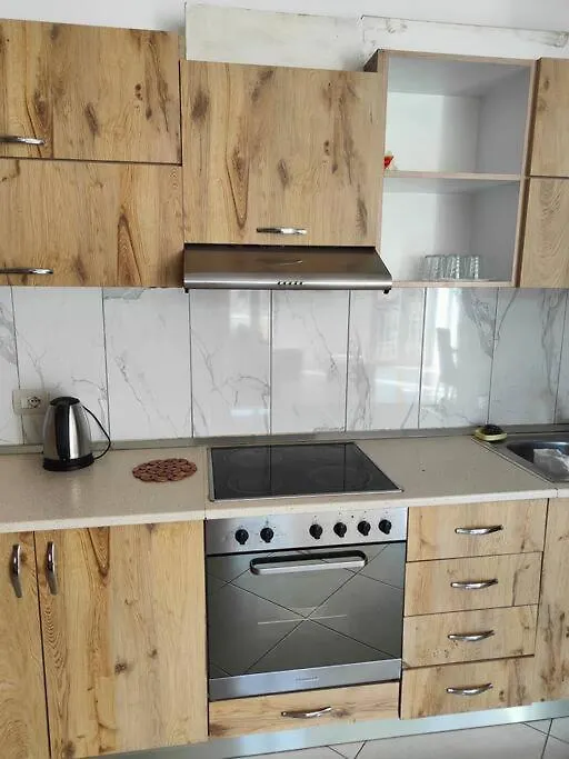 Bright Guest Suit 15 Min By Bus To Center Tirana Apartment