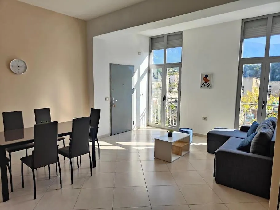 Apartment Bright Guest Suit 15 Min By Bus To Center Tirana Albania