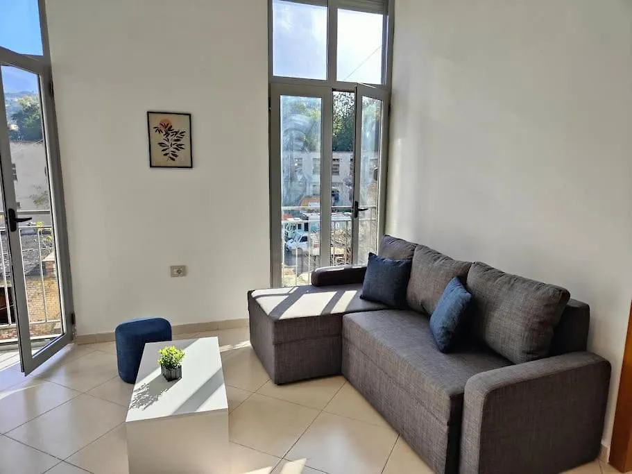 Bright Guest Suit 15 Min By Bus To Center Tirana